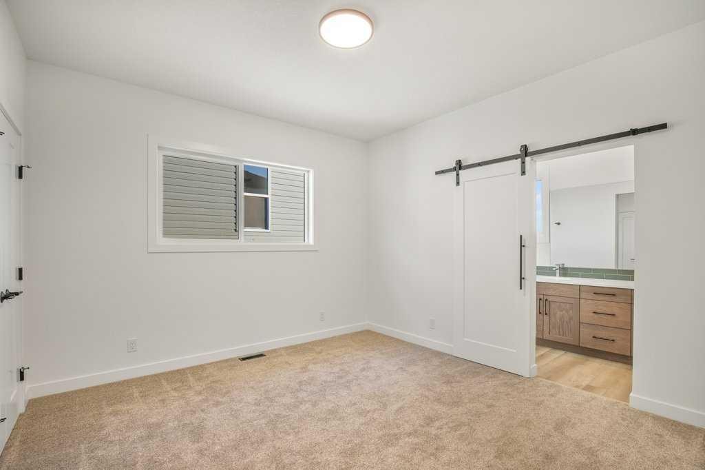 116 Gray Close, Sylvan Lake, AB - Indoor Photo Showing Other Room