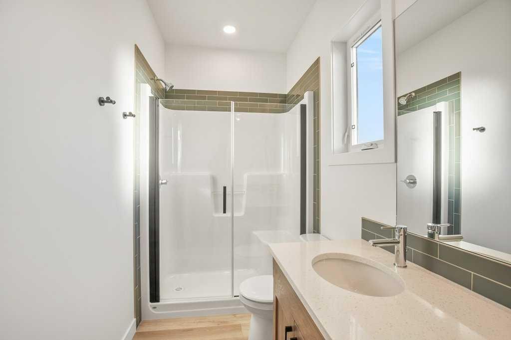116 Gray Close, Sylvan Lake, AB - Indoor Photo Showing Bathroom