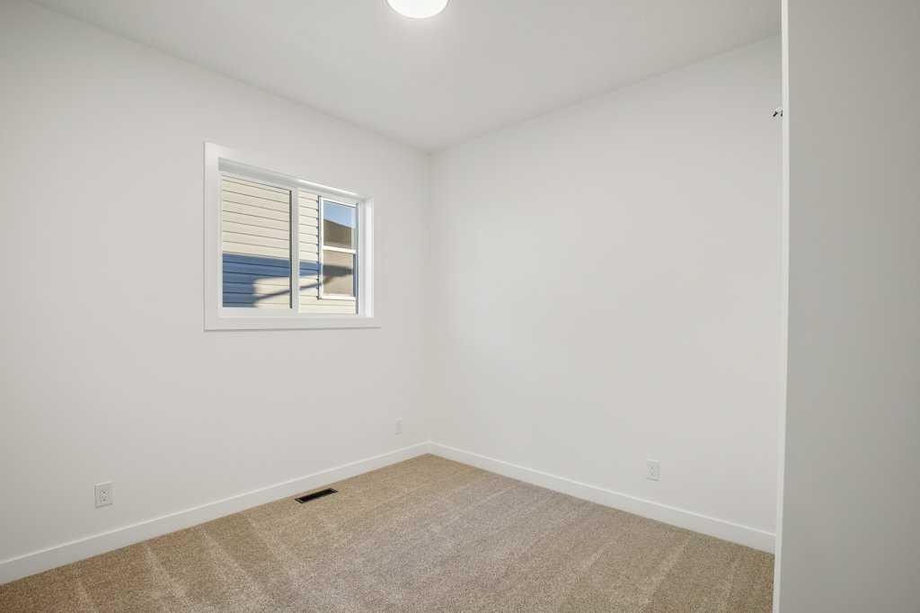 116 Gray Close, Sylvan Lake, AB - Indoor Photo Showing Other Room