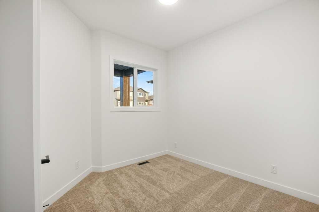 116 Gray Close, Sylvan Lake, AB - Indoor Photo Showing Other Room