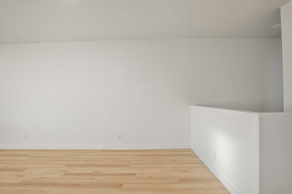 116 Gray Close, Sylvan Lake, AB - Indoor Photo Showing Other Room