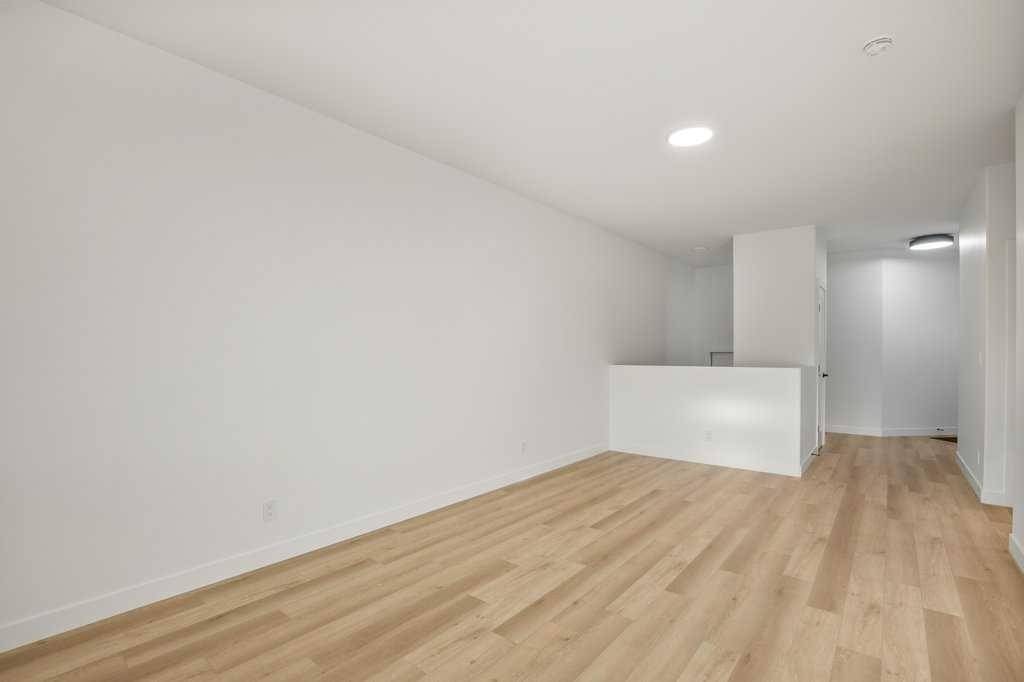 116 Gray Close, Sylvan Lake, AB - Indoor Photo Showing Other Room