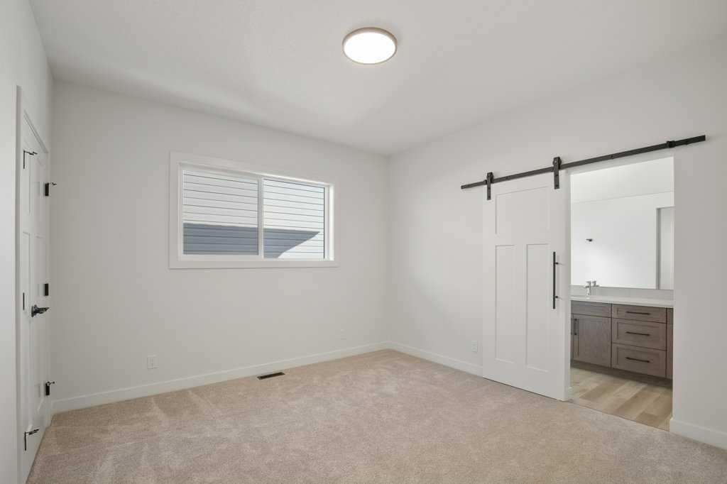 112 Gray Close, Sylvan Lake, AB - Indoor Photo Showing Other Room