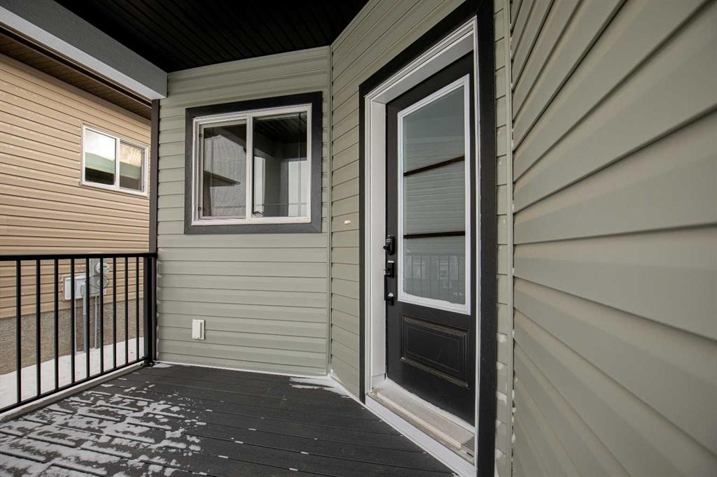 112 Gray Close, Sylvan Lake, AB - Outdoor With Exterior
