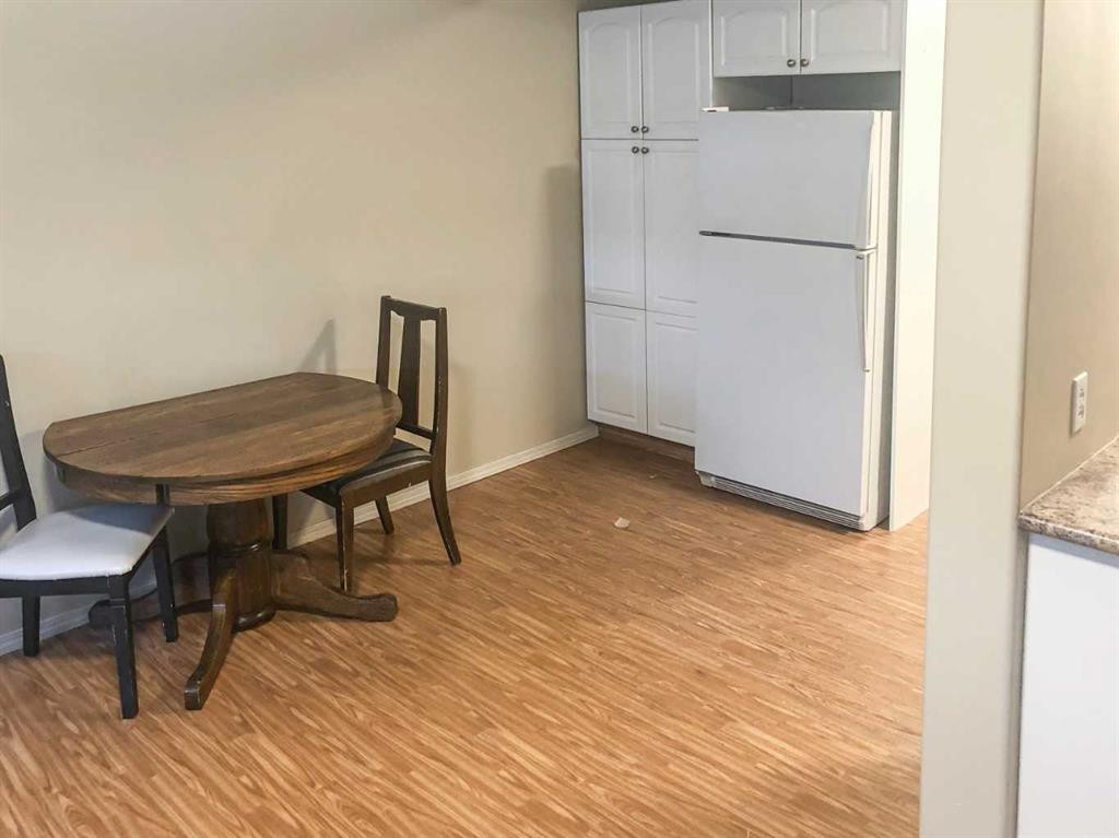 7017 Deer Street, Lacombe, AB - Indoor Photo Showing Dining Room