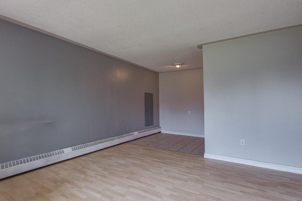 354-103 Hermary Street, Red Deer, AB - Indoor Photo Showing Other Room