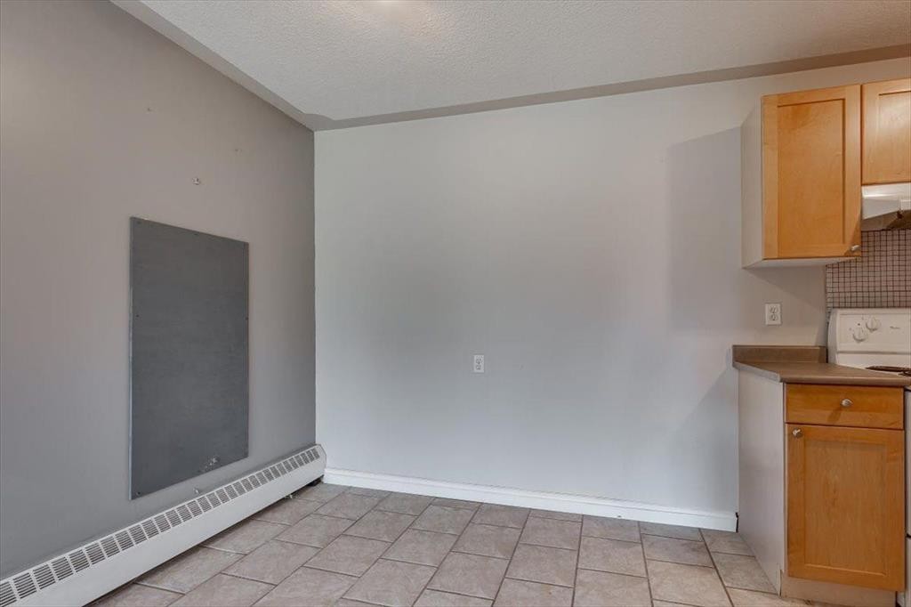 354-103 Hermary Street, Red Deer, AB - Indoor Photo Showing Other Room