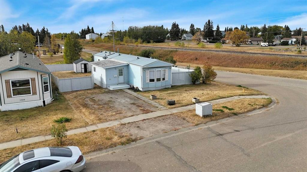 1911 20 Street, Delburne, AB - Outdoor