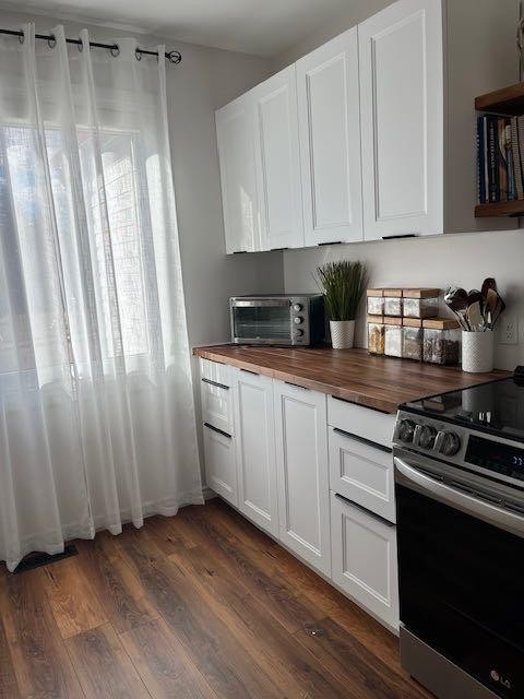4313 53A Street, Wetaskiwin, AB - Indoor Photo Showing Kitchen