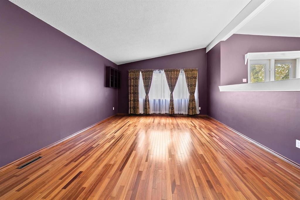 42 Grand Drive, Camrose, AB - Indoor Photo Showing Other Room