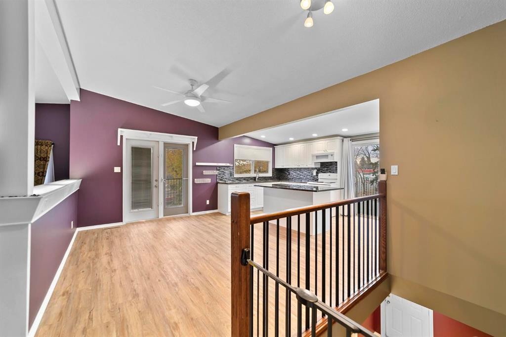 42 Grand Drive, Camrose, AB - Indoor Photo Showing Other Room