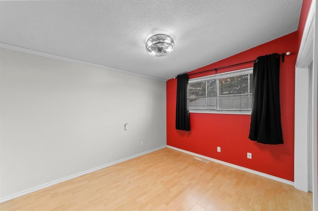 42 Grand Drive, Camrose, AB - Indoor Photo Showing Other Room