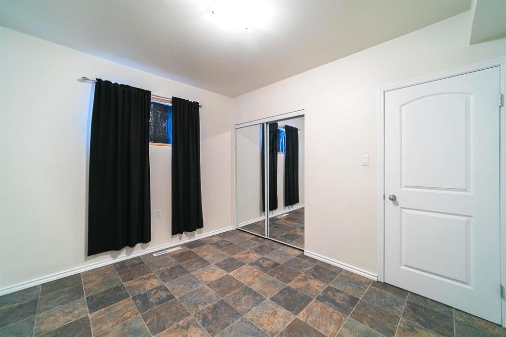 42 Grand Drive, Camrose, AB - Indoor Photo Showing Other Room