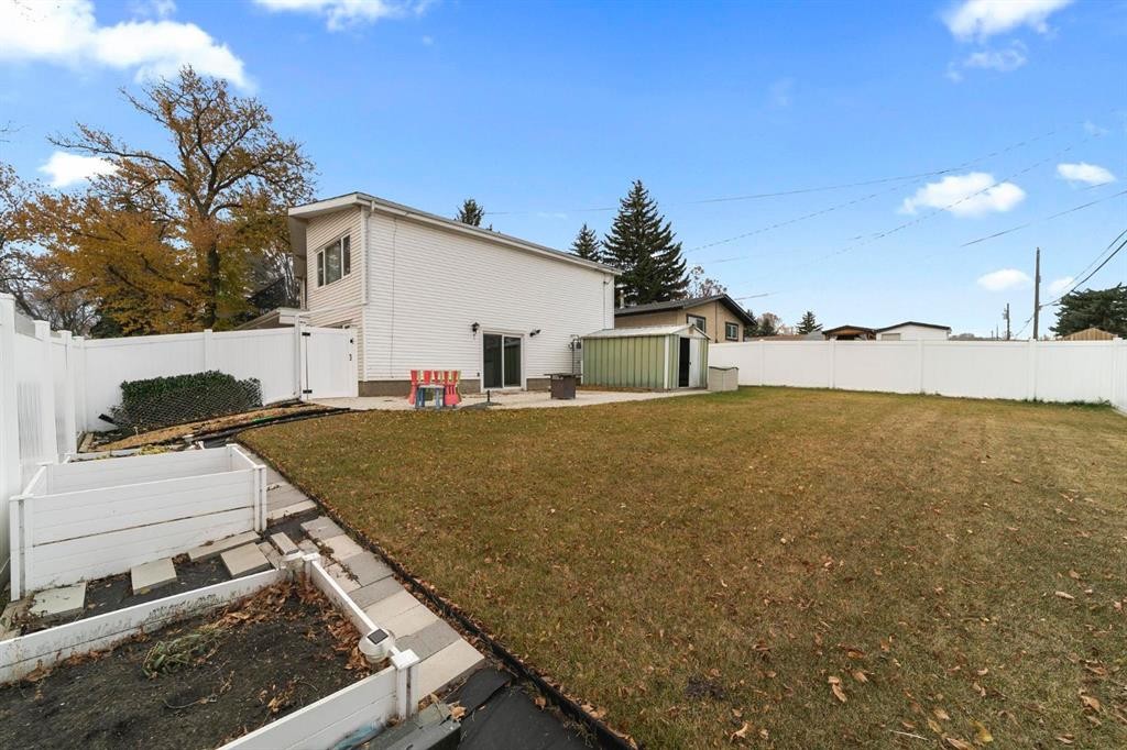 42 Grand Drive, Camrose, AB - Outdoor