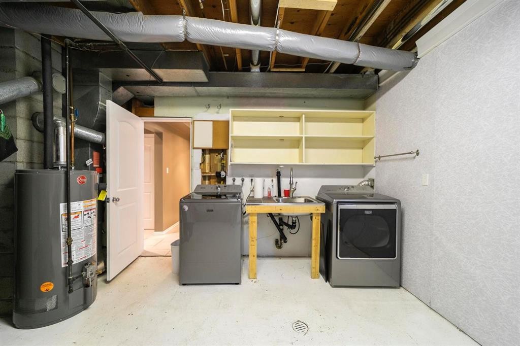 42 Grand Drive, Camrose, AB - Indoor