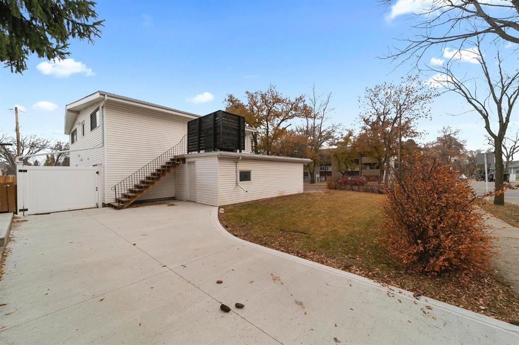 42 Grand Drive, Camrose, AB - Outdoor