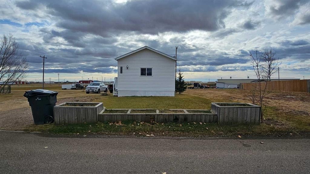 4404 Park Crescent, Coronation, AB - Outdoor