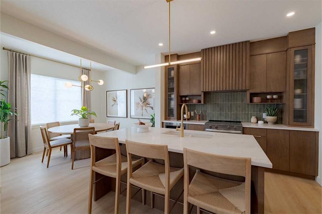 257 Amblestone Crescent Nw, Calgary, AB - Indoor