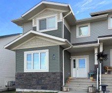 21 Crestview Boulevard Sylvan Lake, AB T4S 0N4
