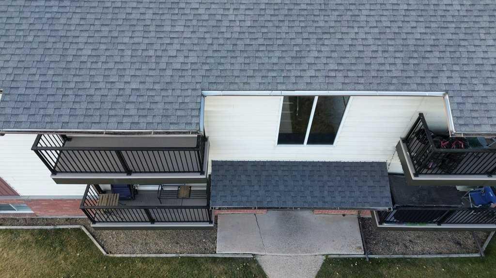 5904 51 Avenue, Red Deer, AB - Outdoor