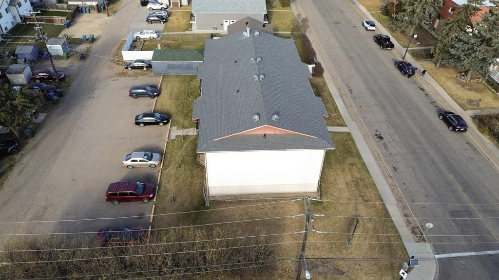 101-304-5904 51 Avenue, Red Deer, AB - Outdoor With View