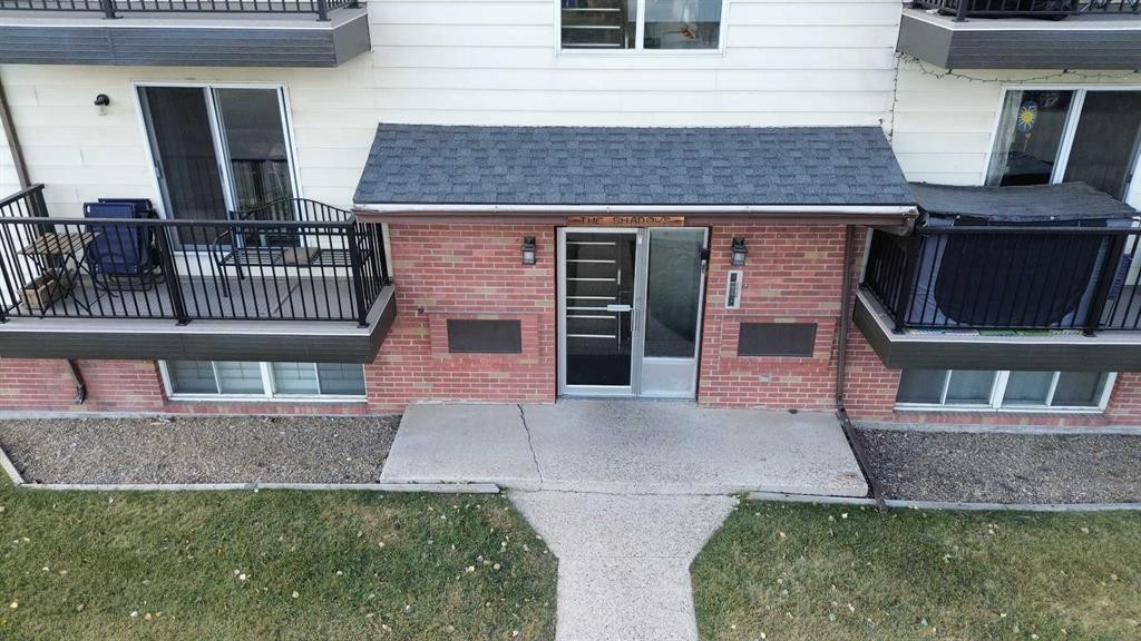 101-304-5904 51 Avenue, Red Deer, AB - Outdoor