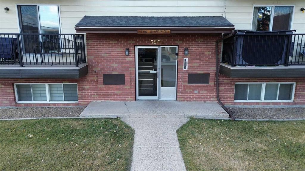 101-304-5904 51 Avenue, Red Deer, AB - Outdoor