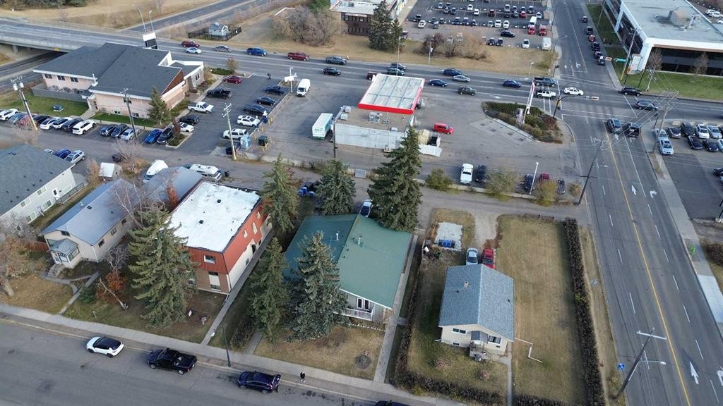 101-304-5904 51 Avenue, Red Deer, AB - Outdoor With View