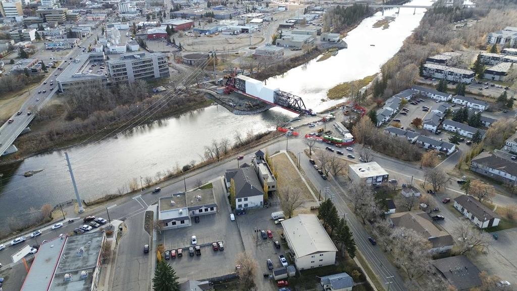 101-304-5904 51 Avenue, Red Deer, AB - Outdoor With View