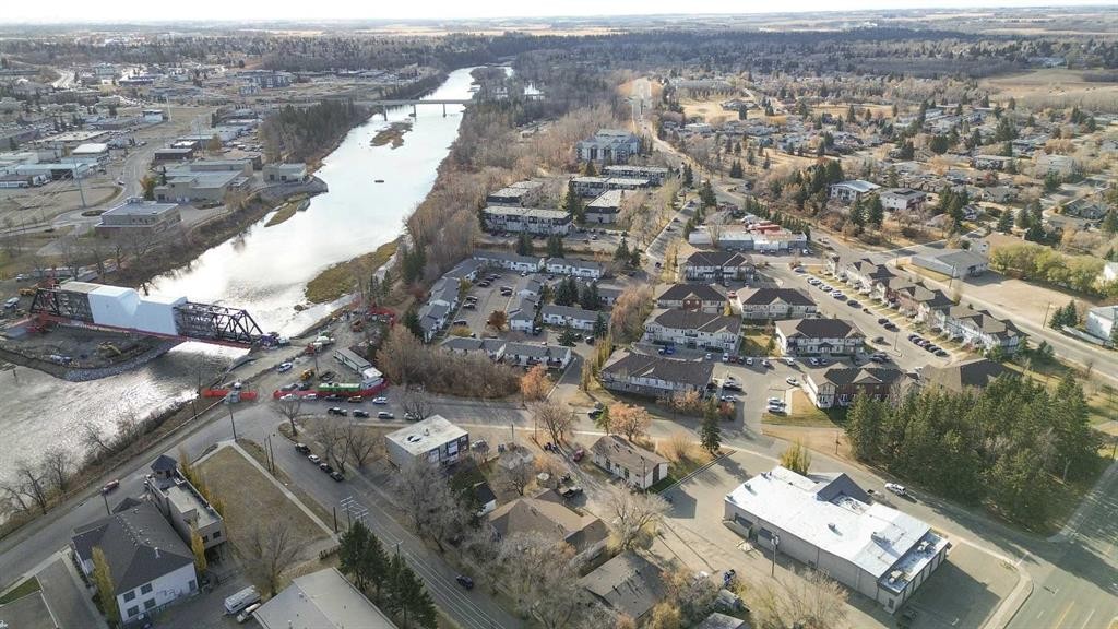 101-304-5904 51 Avenue, Red Deer, AB - Outdoor With View