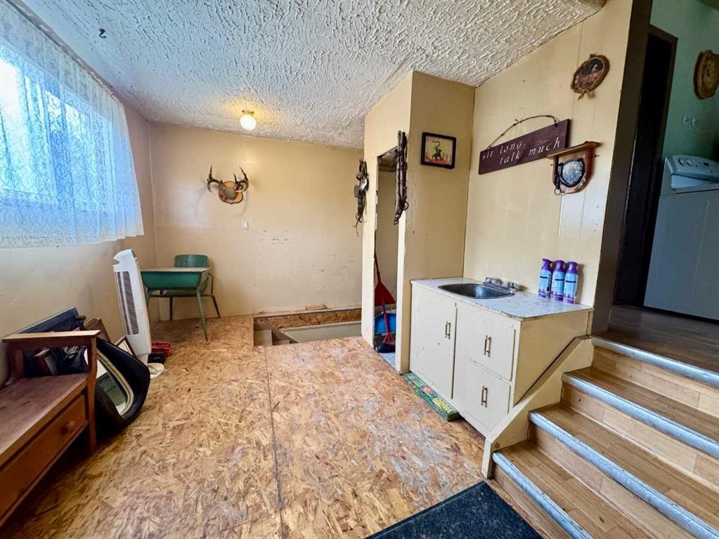 375053A Range Road 5-5, Rural Clearwater County, AB - Indoor Photo Showing Other Room