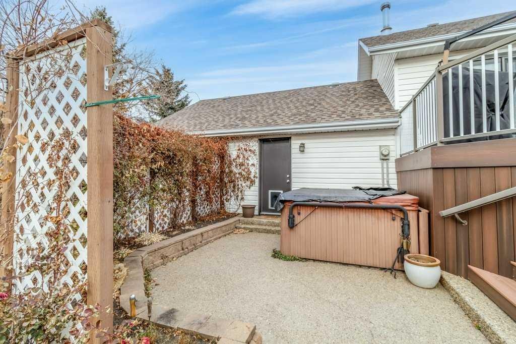 45 Ravenscrag Crescent North, Norglenwold, AB - Outdoor With Exterior