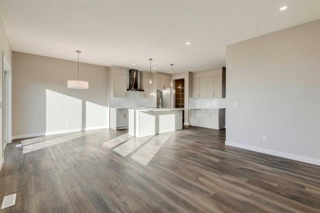 311 Dawson Dock Way, Chestermere, AB - Indoor Photo Showing Kitchen