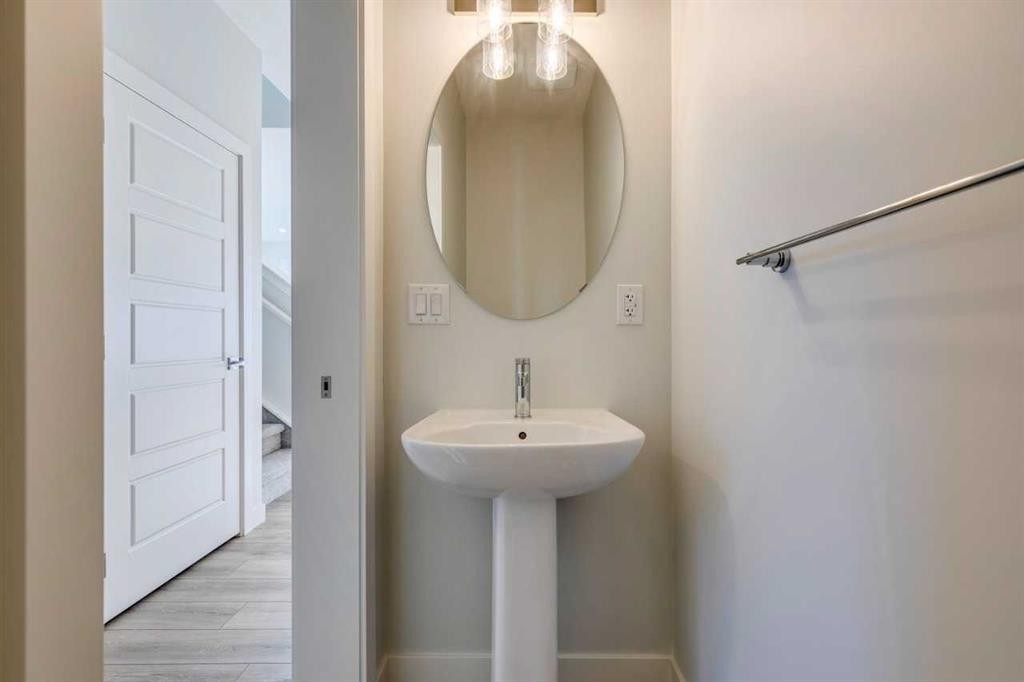 303 Dawson Dock Way, Chestermere, AB - Indoor Photo Showing Bathroom