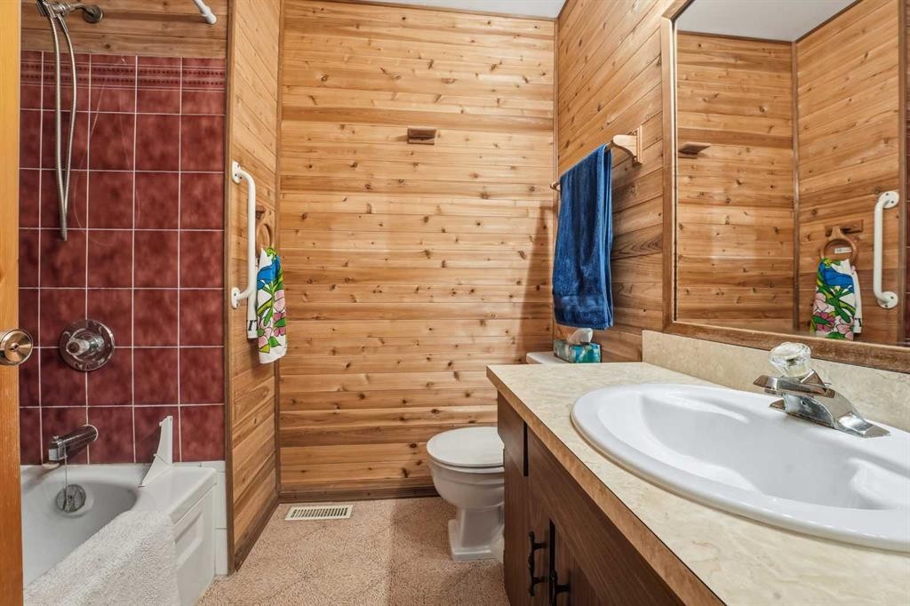 49 Pamely Avenue, Red Deer, AB - Indoor Photo Showing Bathroom