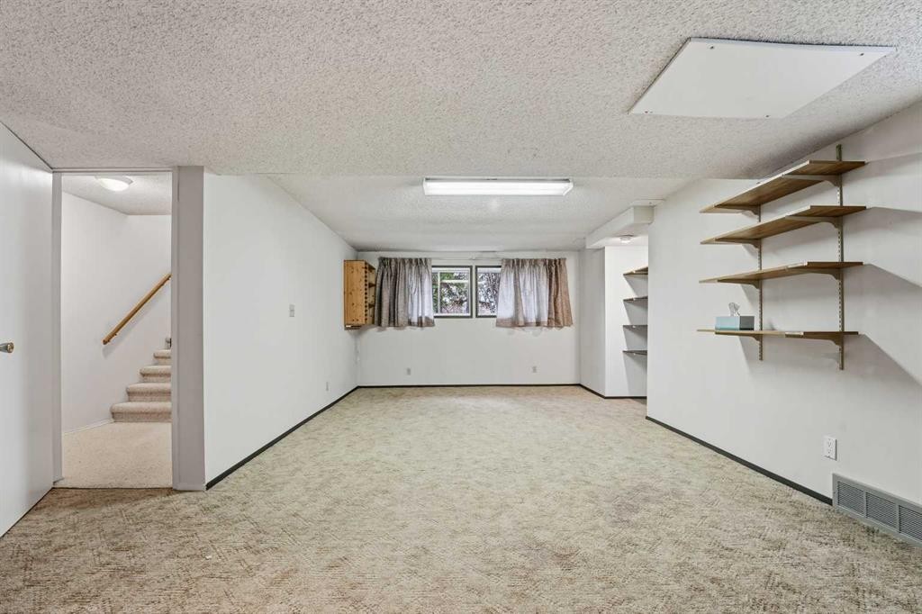 49 Pamely Avenue, Red Deer, AB - Indoor Photo Showing Other Room