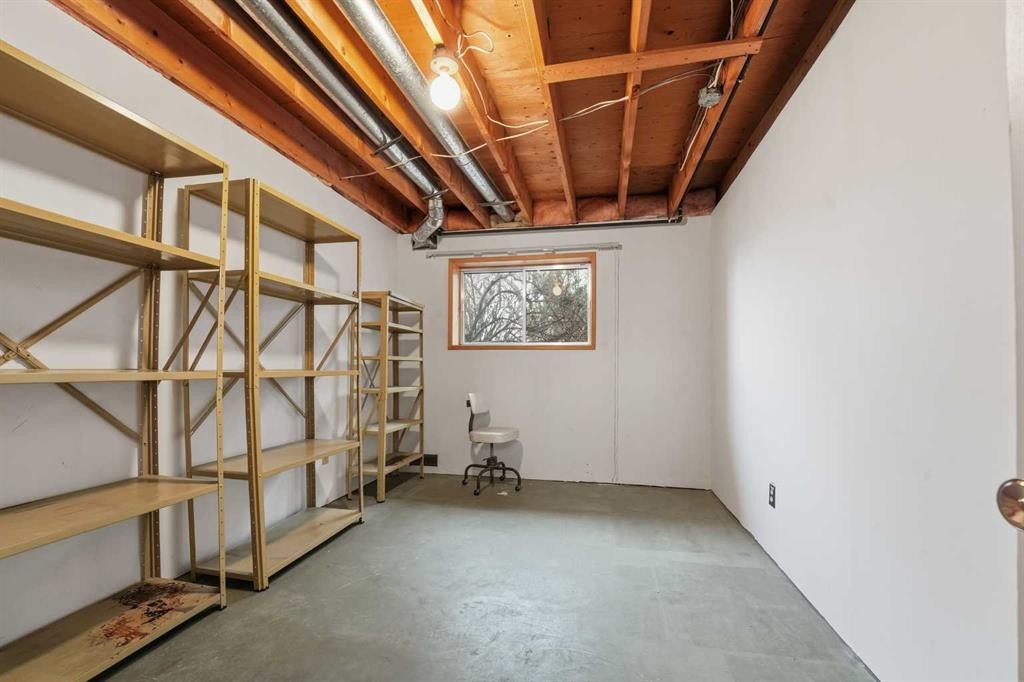 49 Pamely Avenue, Red Deer, AB - Indoor Photo Showing Other Room