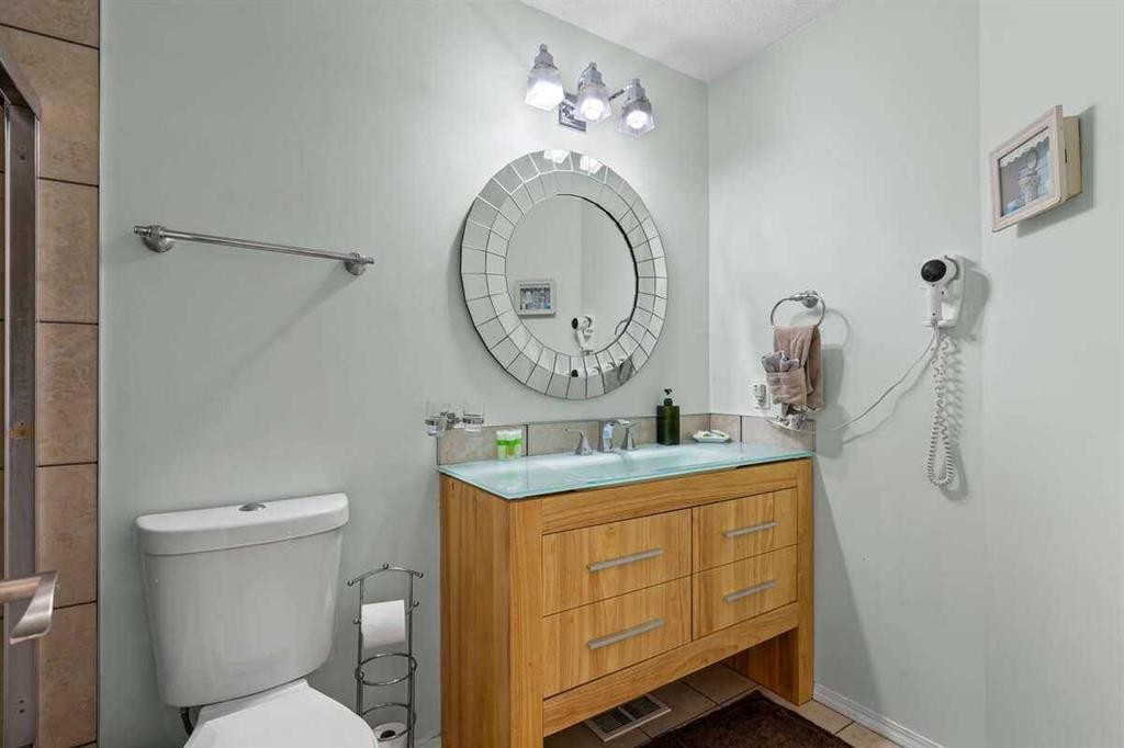 60 Bridlecreek Terrace Sw, Calgary, AB - Indoor Photo Showing Bathroom