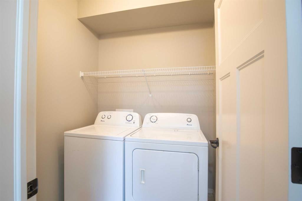 1 Crimson Court, Blackfalds, AB - Indoor Photo Showing Laundry Room