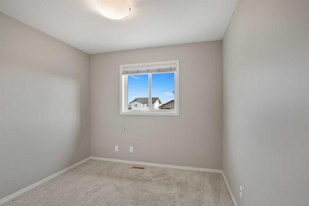 1 Crimson Court, Blackfalds, AB - Indoor Photo Showing Other Room