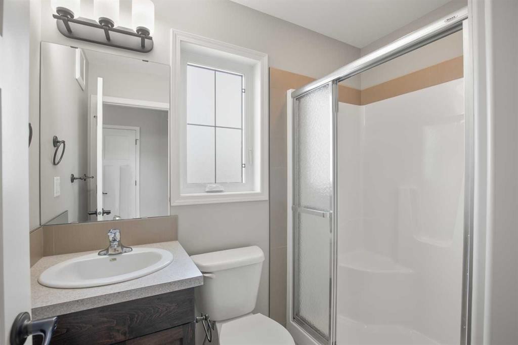 1 Crimson Court, Blackfalds, AB - Indoor Photo Showing Bathroom