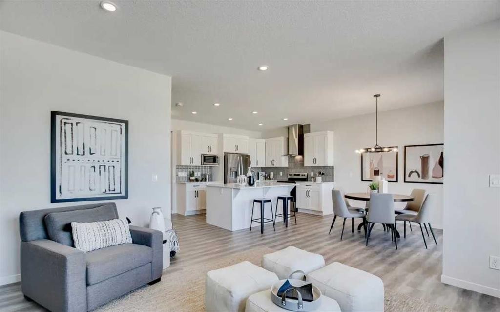 89 Creekstone Grove Sw, Calgary, AB - Indoor Photo Showing Other Room