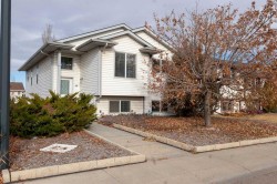 34 Kirkland Close Red Deer, AB T4P 4A3