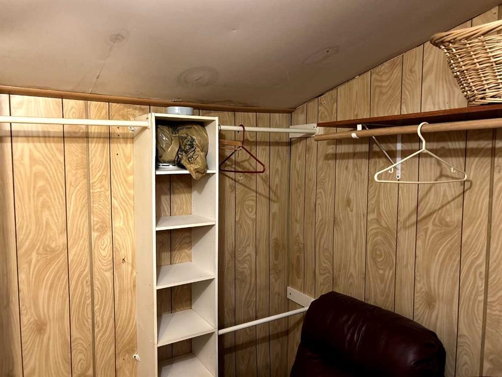 5202 Victoria Avenue, Coronation, AB - Indoor