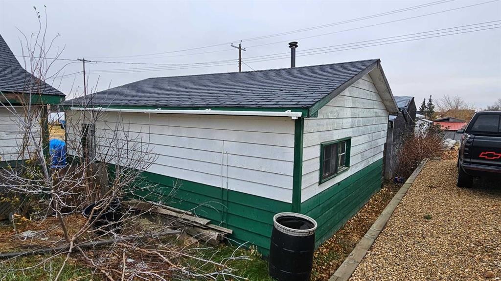 5202 Victoria Avenue, Coronation, AB - Outdoor