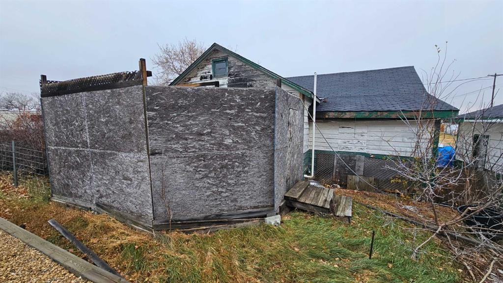 5202 Victoria Avenue, Coronation, AB - Outdoor