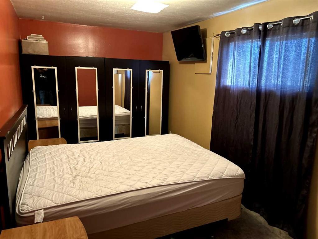 5202 Victoria Avenue, Coronation, AB - Indoor Photo Showing Bedroom