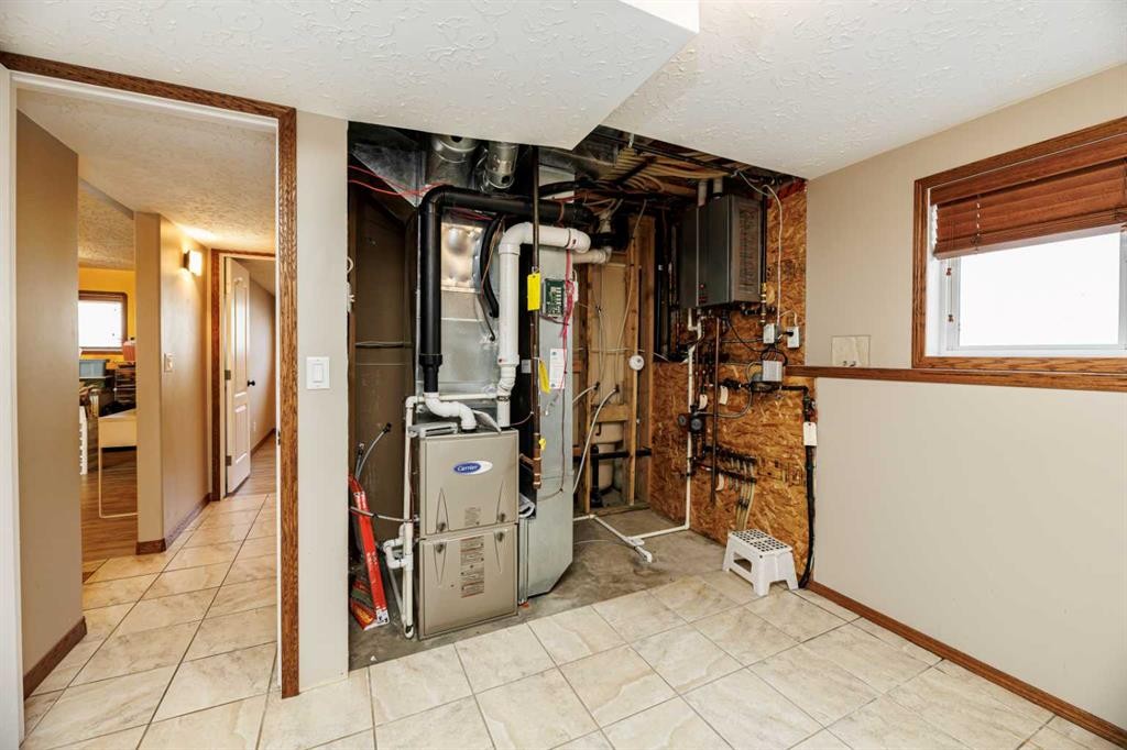 86 Jenner Crescent, Red Deer, AB - Indoor Photo Showing Basement
