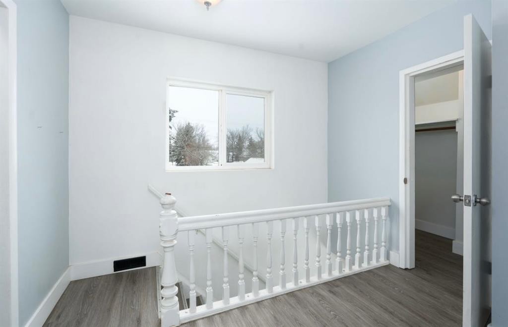 5124 52 Avenue South, Viking, AB - Indoor Photo Showing Bedroom