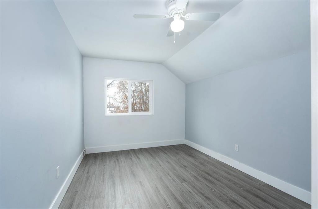 5124 52 Avenue South, Viking, AB - Indoor Photo Showing Other Room